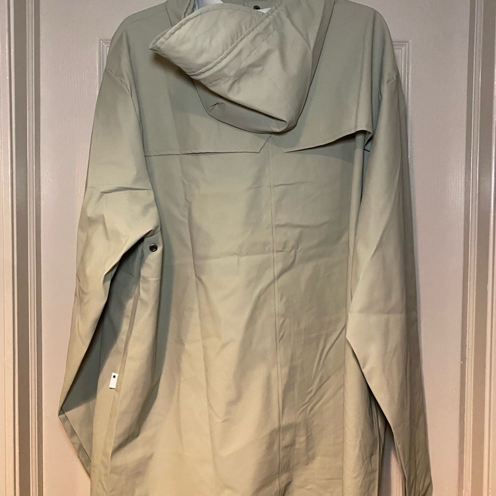 NWT Rains x Anthropologie Unisex Jacket in Cement Waterproof - Picture 3 of 8